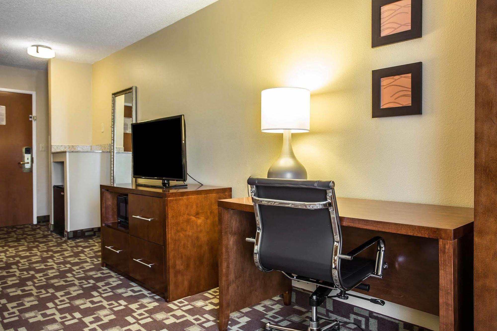 Comfort Inn & Suites Walterboro I-95 מראה חיצוני תמונה